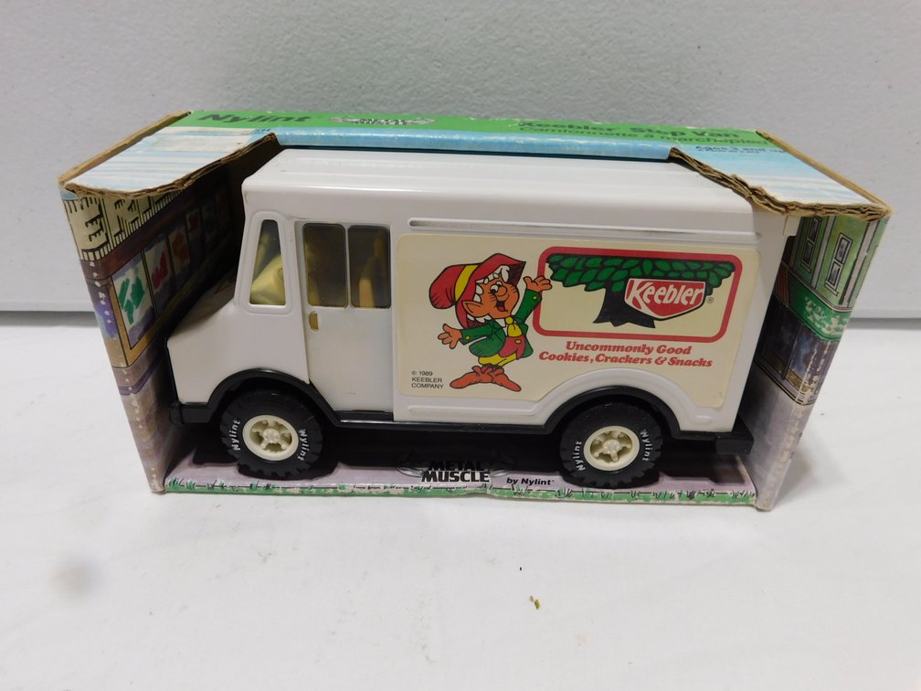 Keebler Metal Muscle Delivery Van