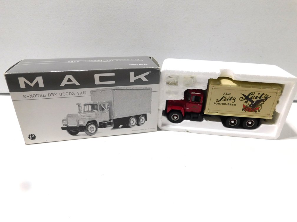 Mack R Model Dry Goods Van