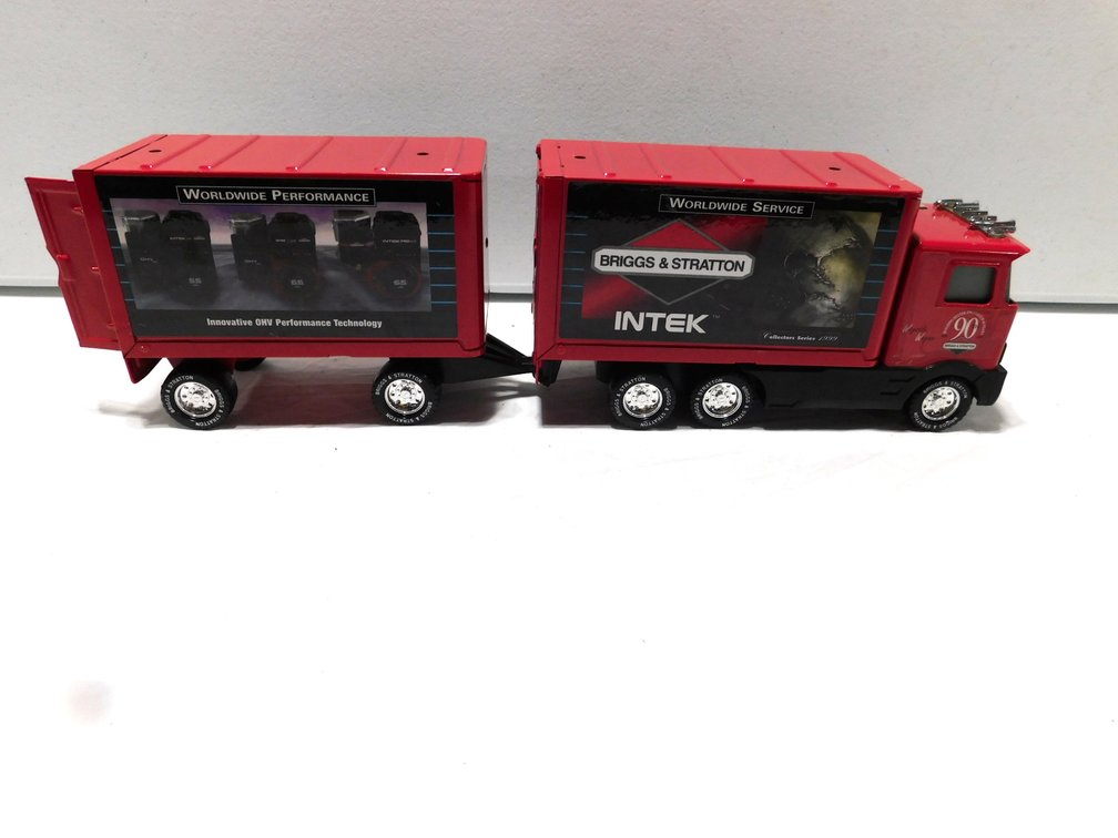 Nylint Briggs and Stratton Hauler