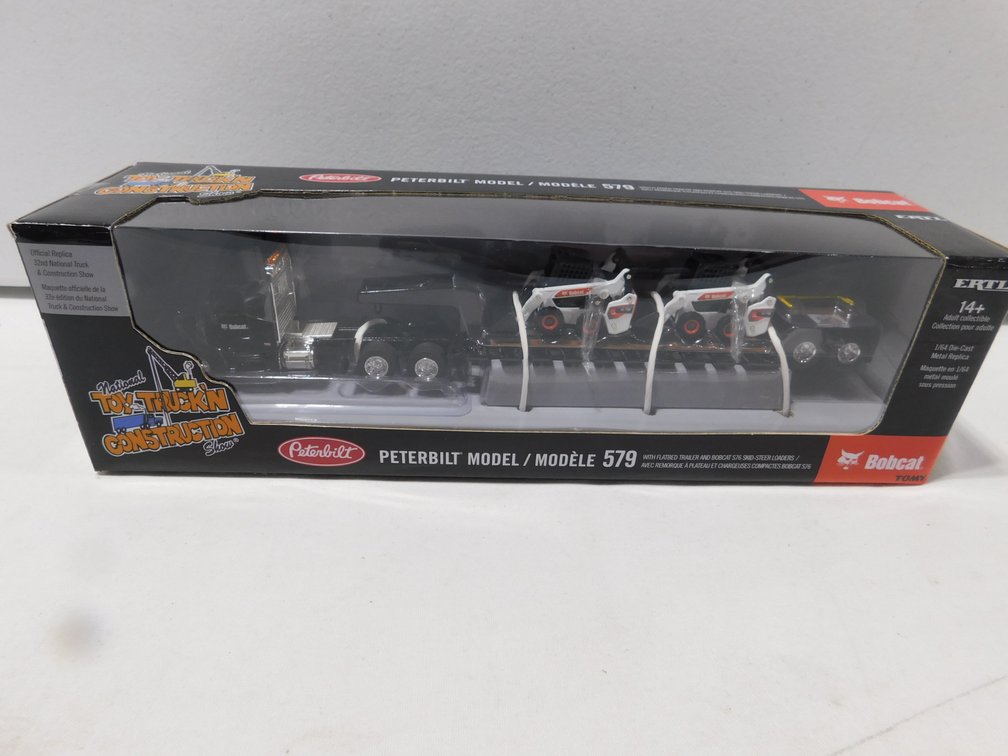 Peterbilt 579 and Bobcat Set