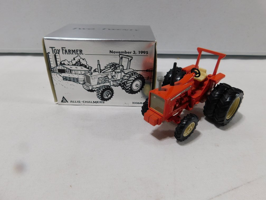 Allis Chalmers Two Twenty