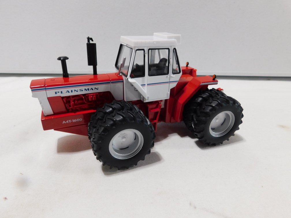 White A4T 1600 PLAINSMAN