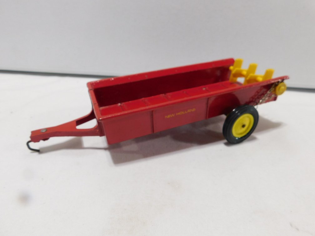 New Holland Manure Spreader