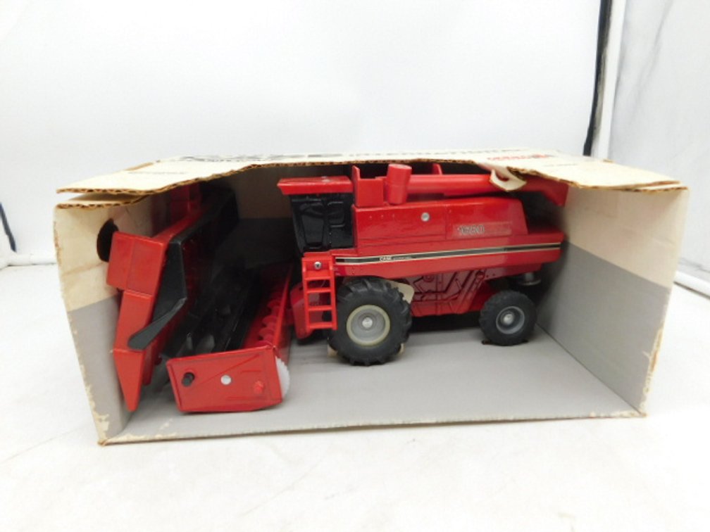 Case International Combine 1680 