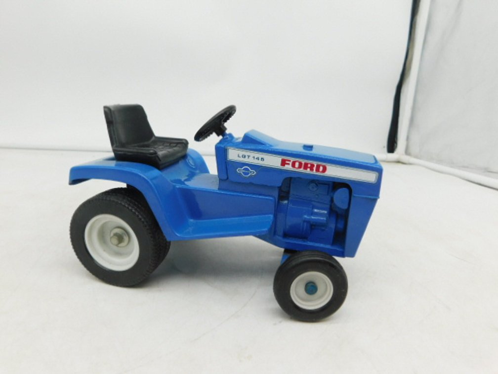 Ford LGT 145 Garden Tractor