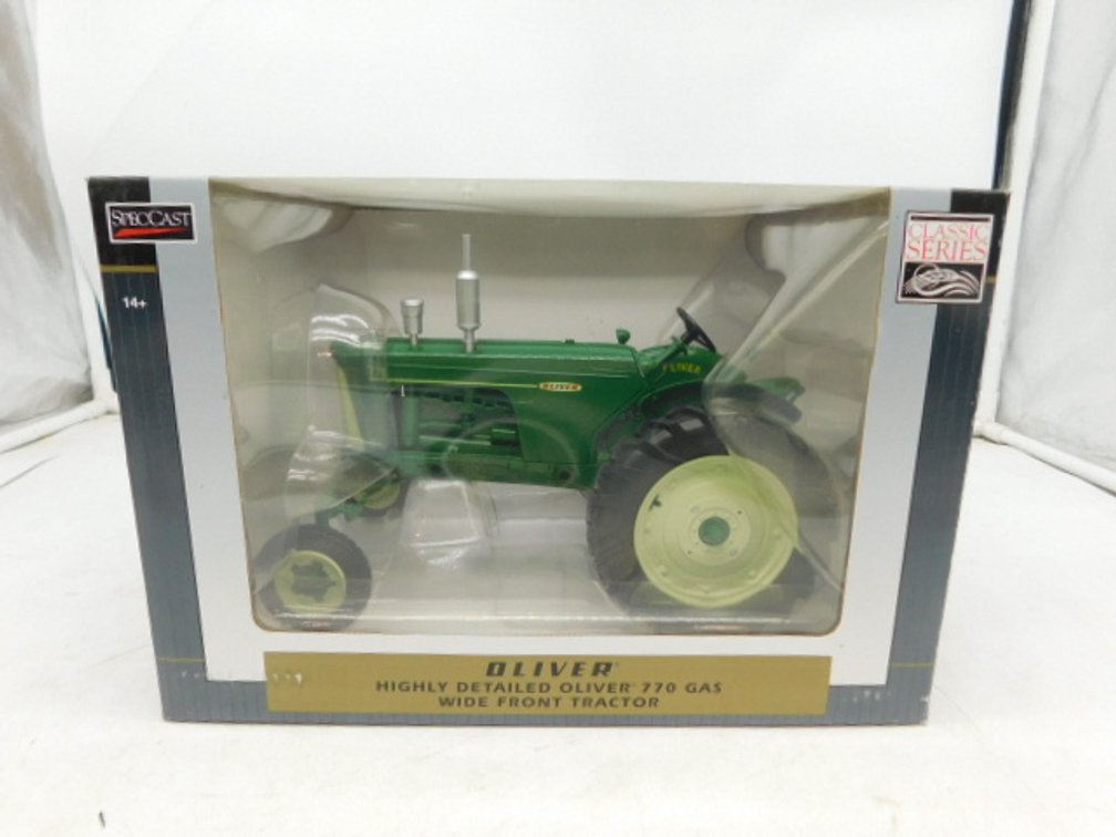 Oliver 770 Gas Tractor