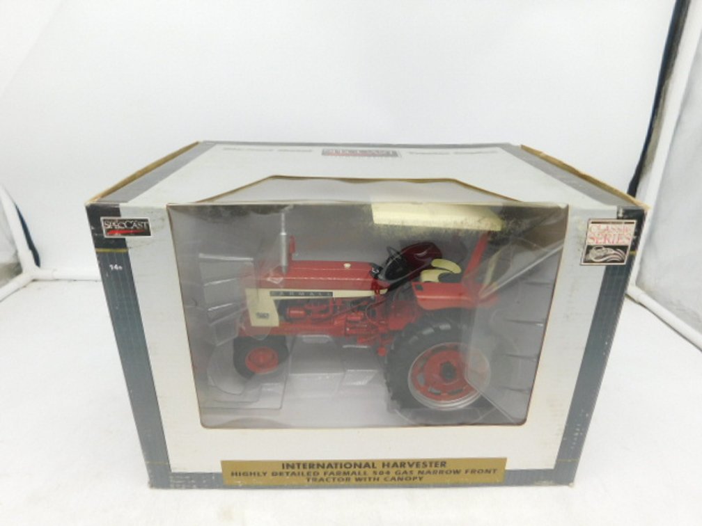 Farmall 504 Gas w/Canopy