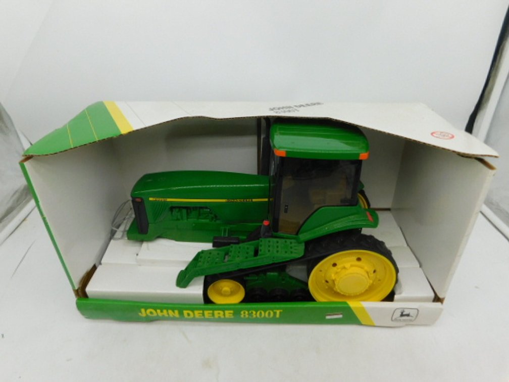 John Deere 8300T