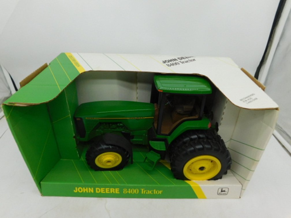 John Deere 8400 FWA/Duals
