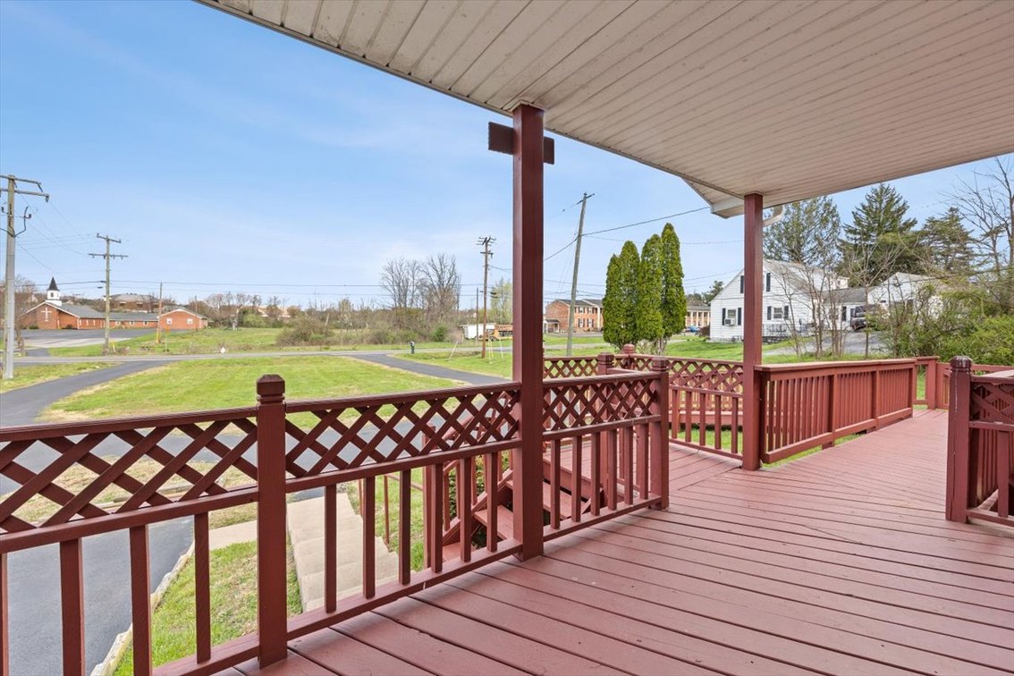 Image for Oakes' Estate Home - Waynesboro