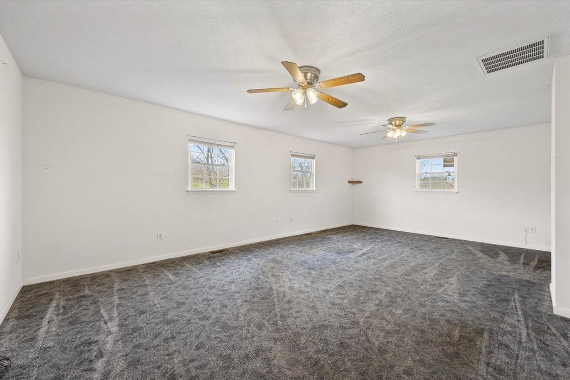 Image for Oakes' Estate Home - Waynesboro