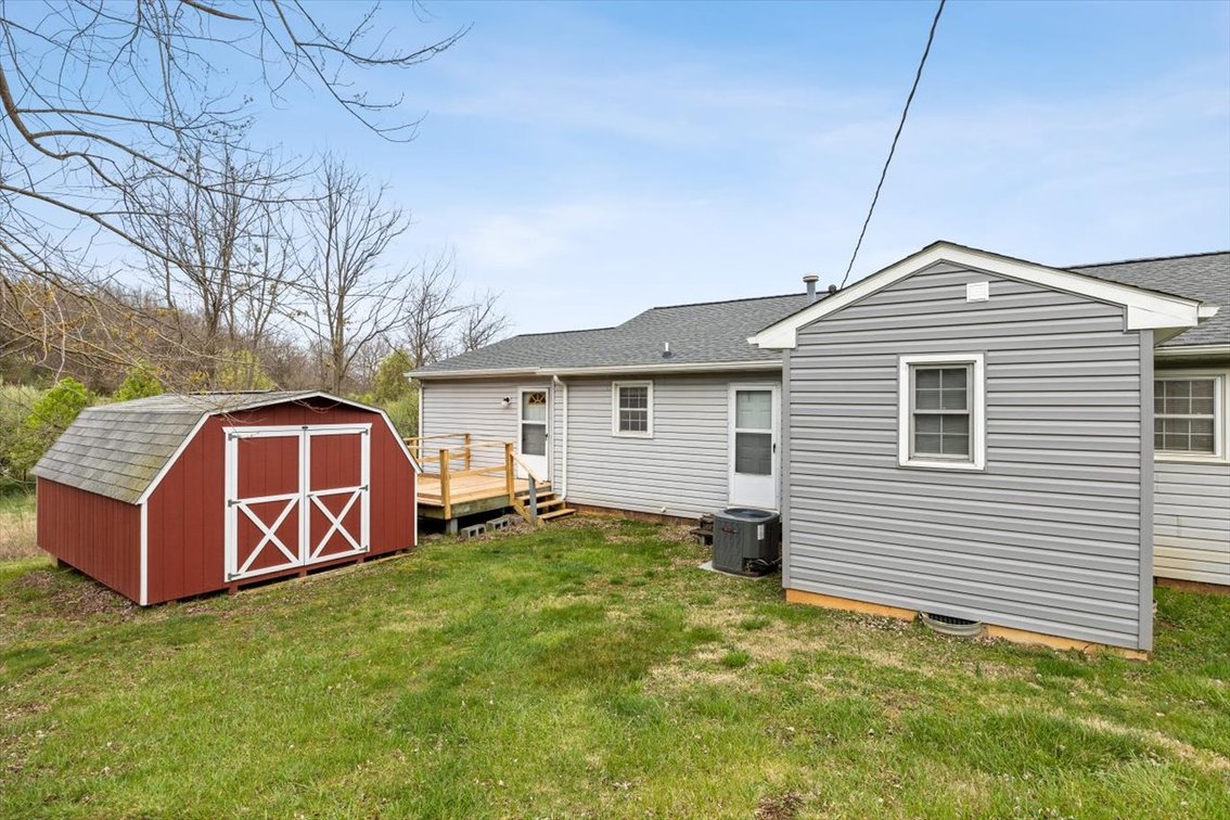 Image for Oakes' Estate Home - Waynesboro
