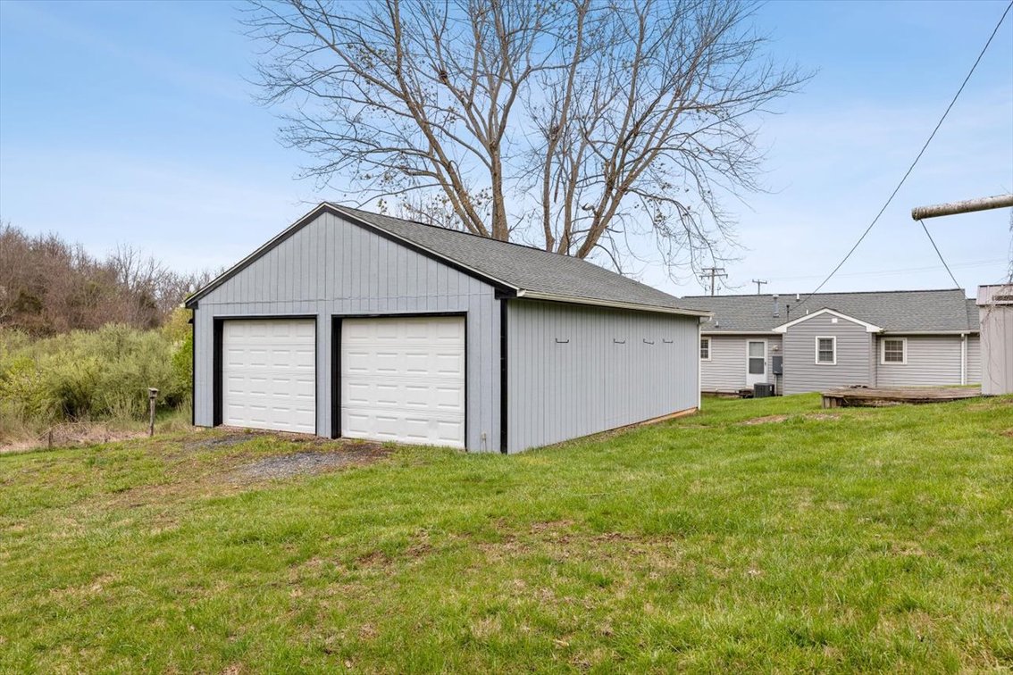 Image for Oakes' Estate Home - Waynesboro