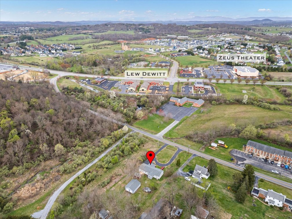 Image for Oakes' Estate Home - Waynesboro