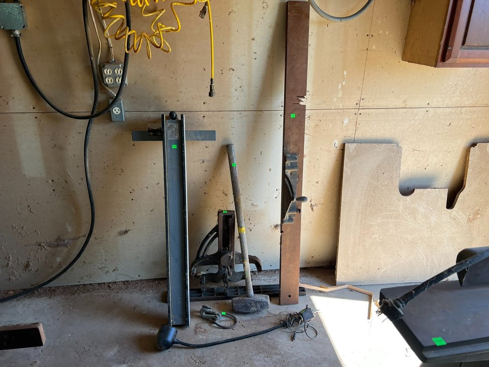 Bismeyer saw fence, sledgehammer, miscellaneous