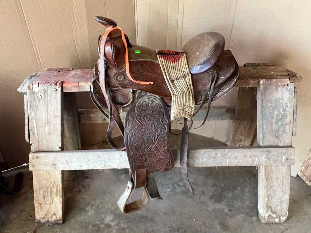 Western saddle
