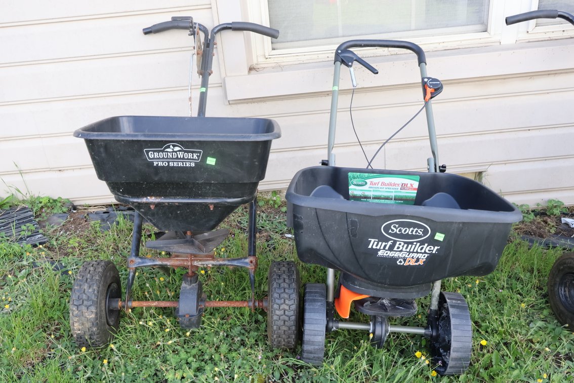 Groundworks Pro Series Lawn Spreader and Scotts Turf Builder Lawn Spreader