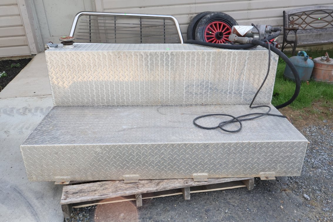 Truck Bed Fuel Tank With Pump
