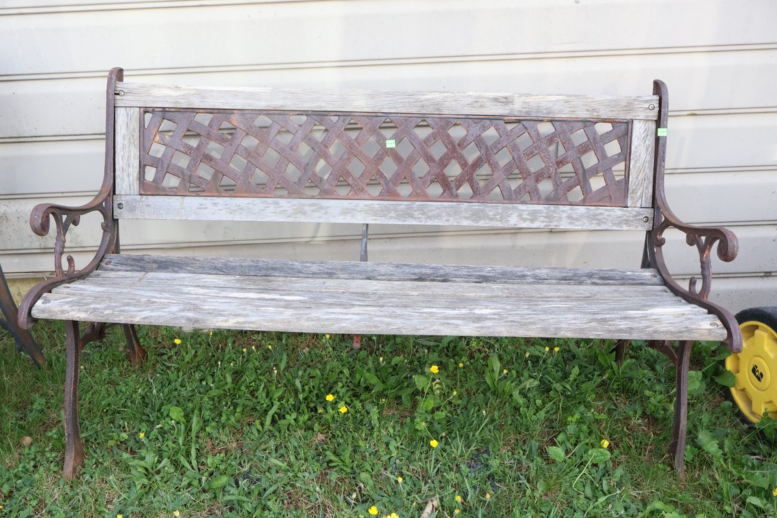 4 Foot Park Bench, Boards Need Replacement