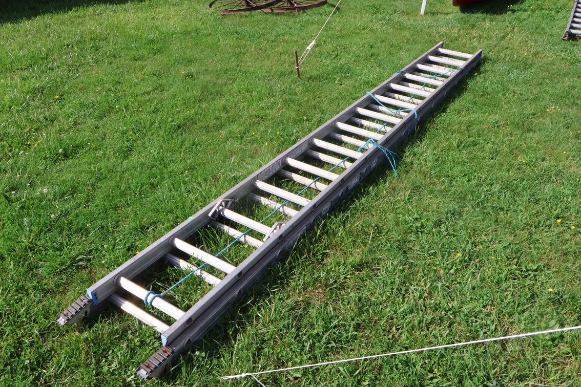 Werner 28 Foot Aluminum Extension Ladder