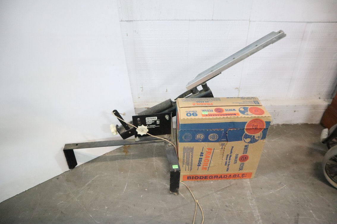 Outer's Target Thrower and Box of White Flyer Targets