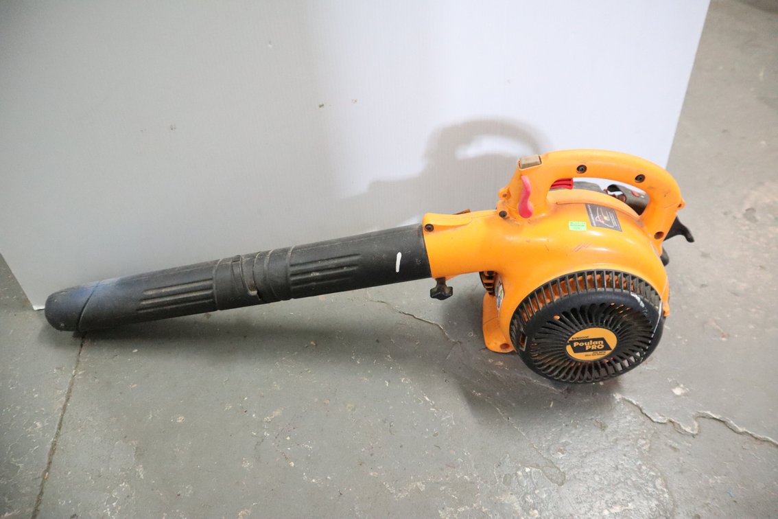 Poulan Pro Gas Powered Leaf Blower