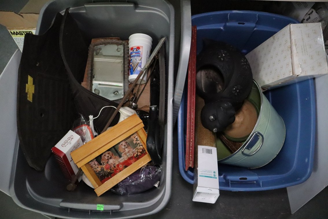 Group of Miscellaneous Household Items