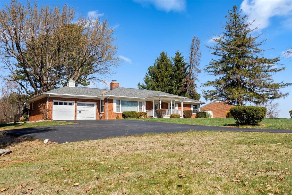 Image for Waynesboro Estate Home