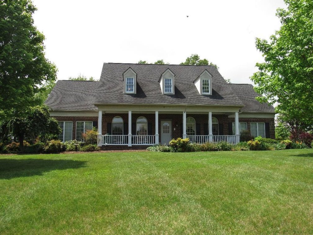 Image for Huge brick home w/ 3 car garage