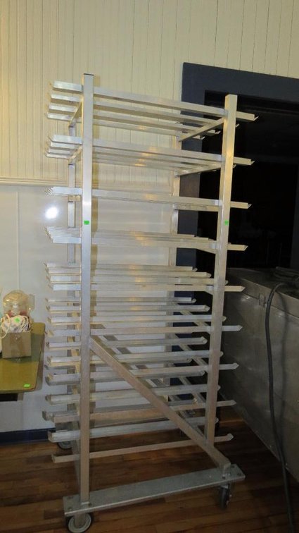 Aluminum tray rack with casters