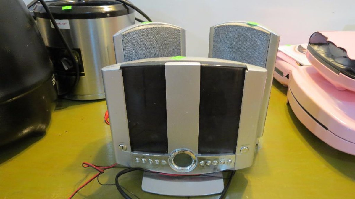 Stereo with two speakers