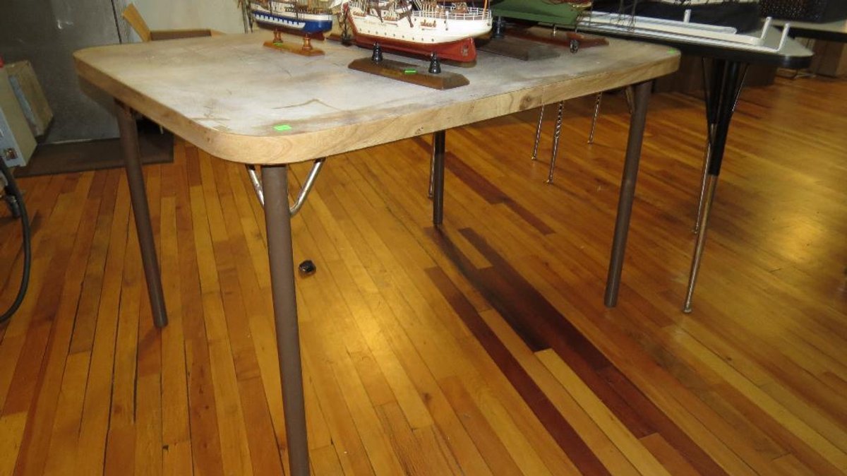 Formica top dining table