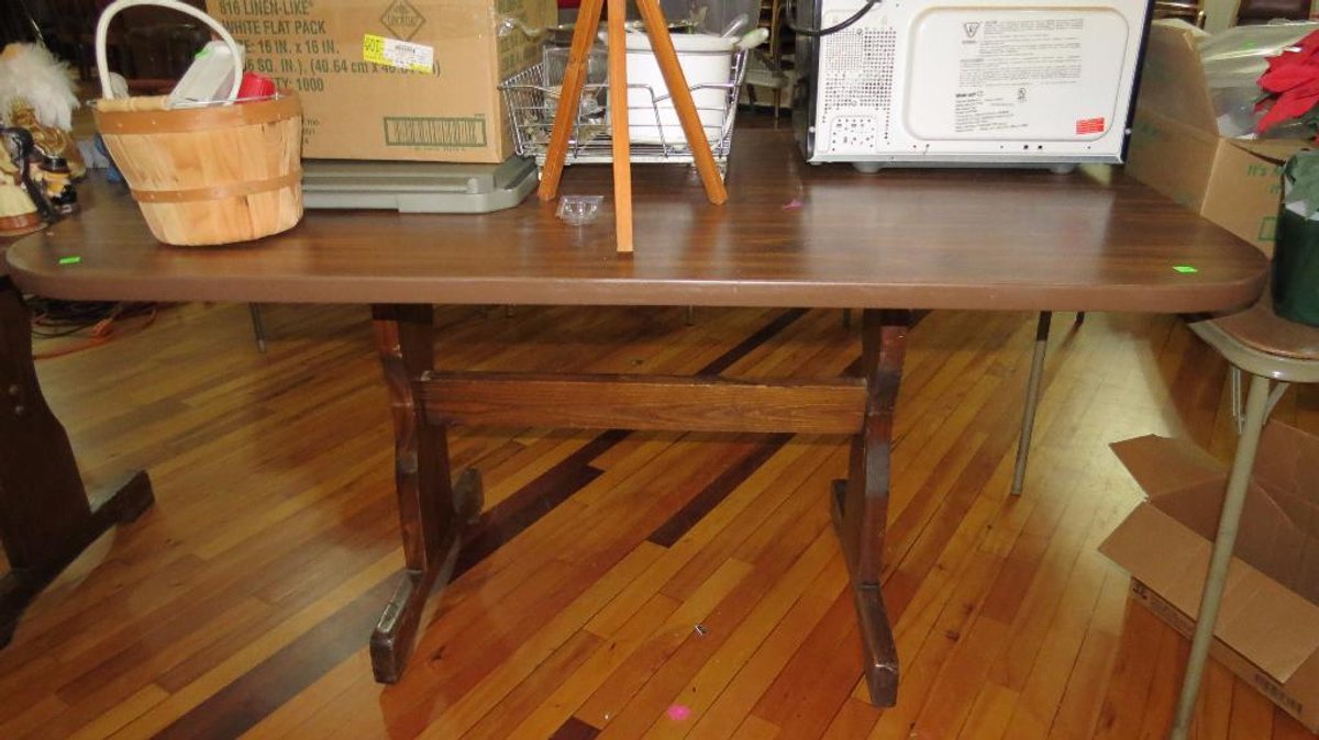 Formica top dining table