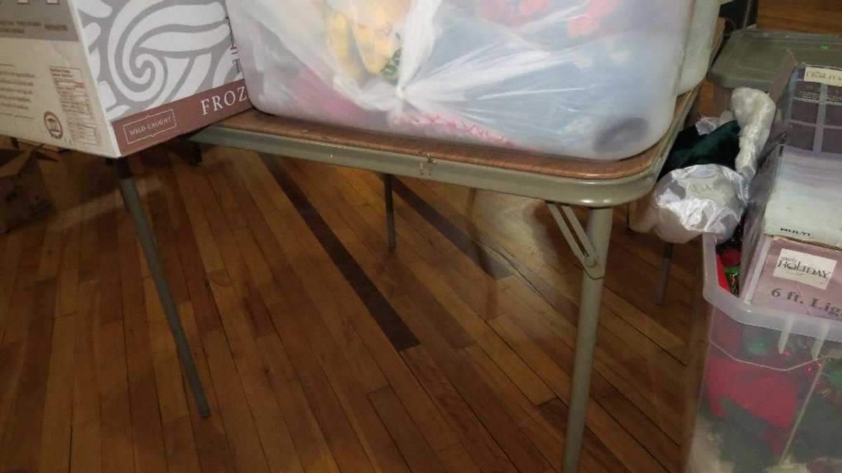 Folding card table
