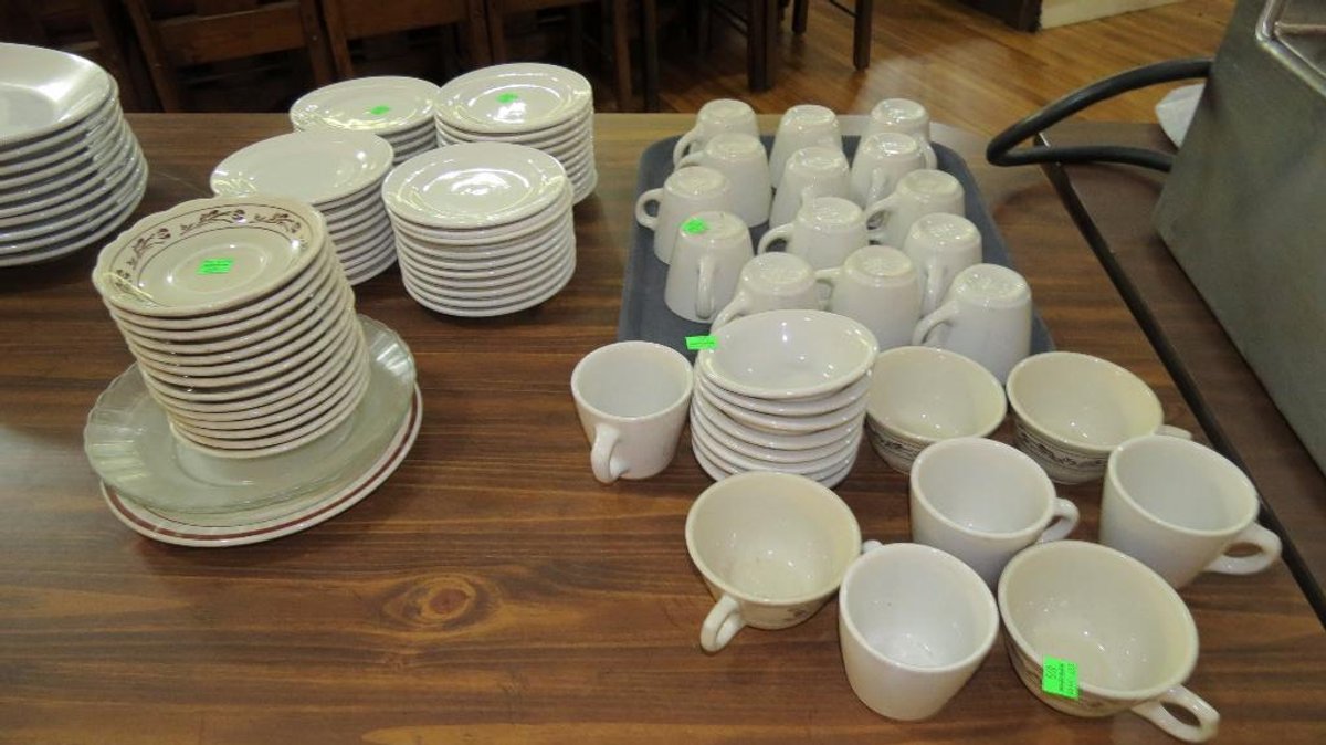 Platters and other kitchen ware