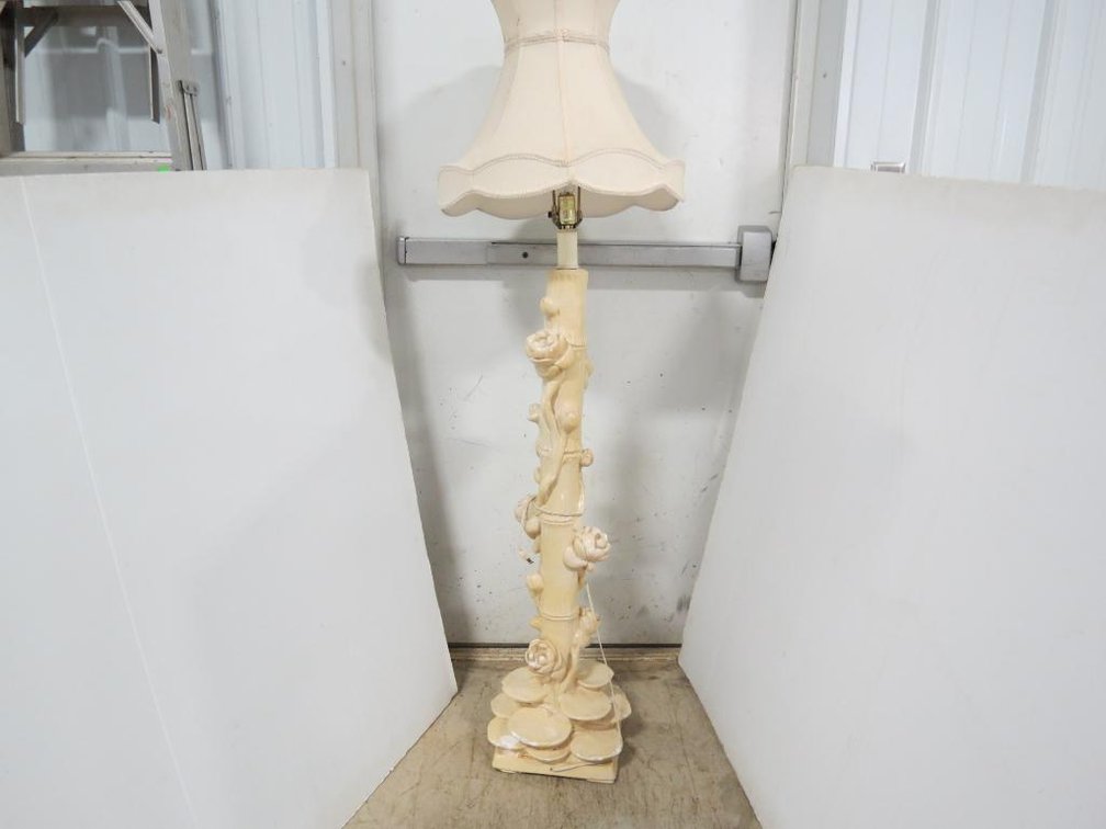 Ceramic floral floor lamp, note damage