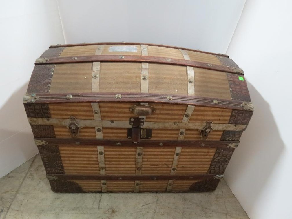 Antique round top trunk with double stacking trays