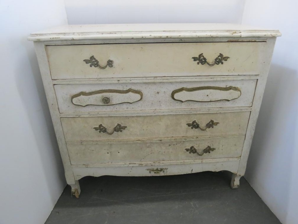 Chest of Drawers, Needs Cleaning and TLC