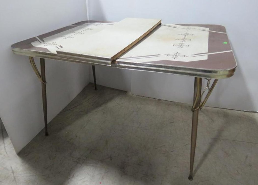 Vintage Kitchen Table With Extra Leaf