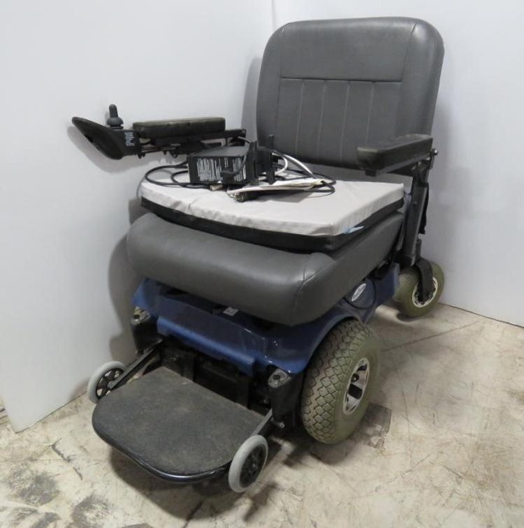 Scout Boss 6NS Bariatric Power Wheelchair With Charger, Works