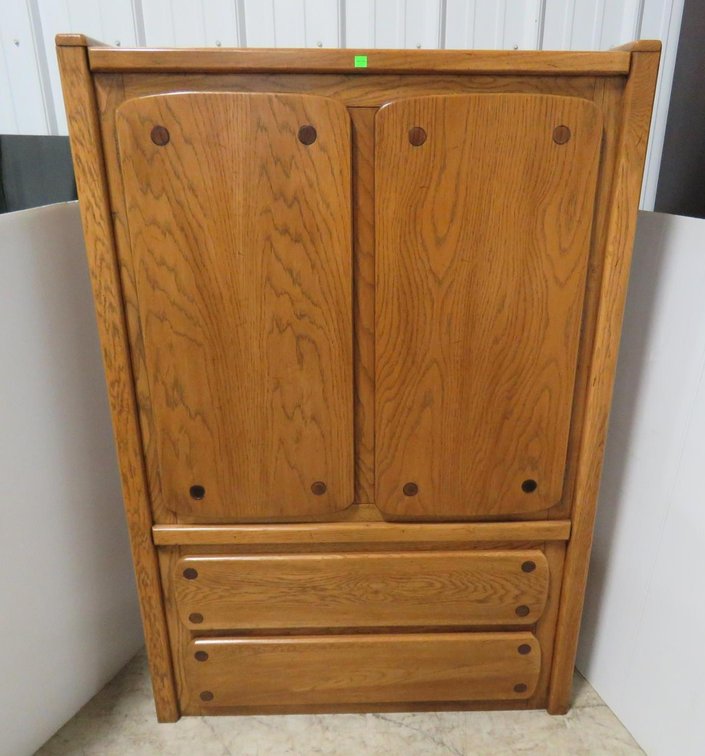 Dresser With Four Drawers and Two Doors