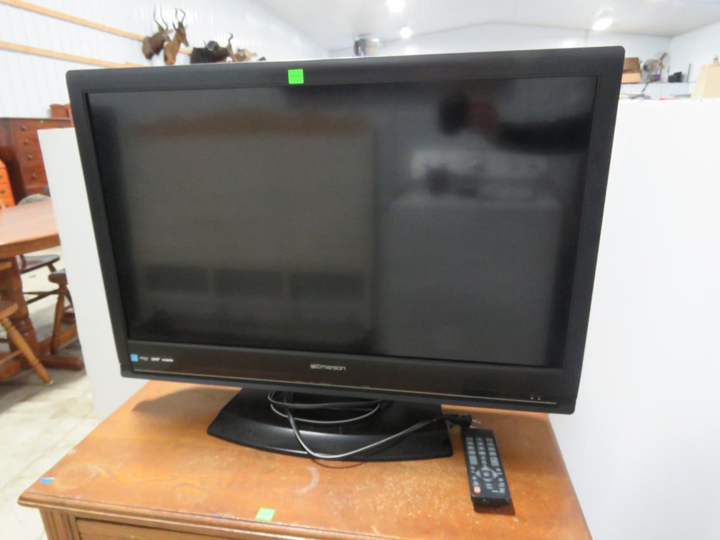 Emerson Tv With The Remote, 2010