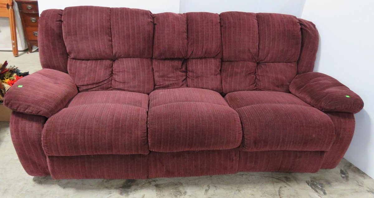 Sofa With Reclining Ends and Middle Drawer