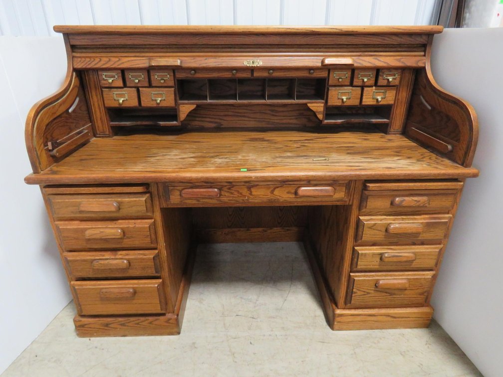 Oak Roll Top Desk With Skeleton Key