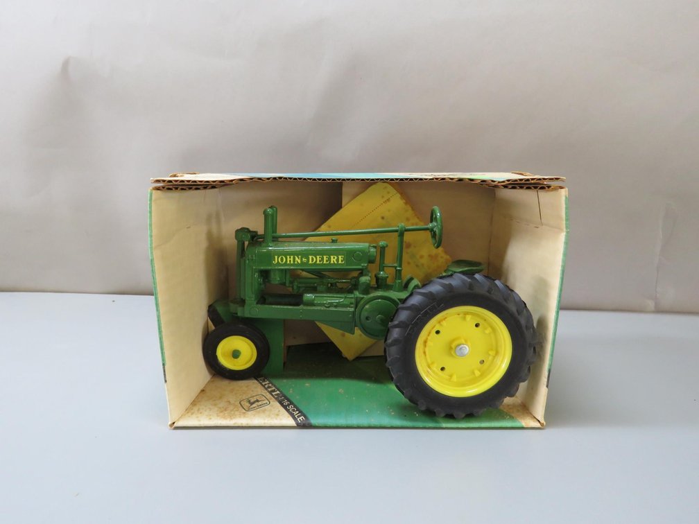 1934 John Deere Model A Tractor Diecast Metal