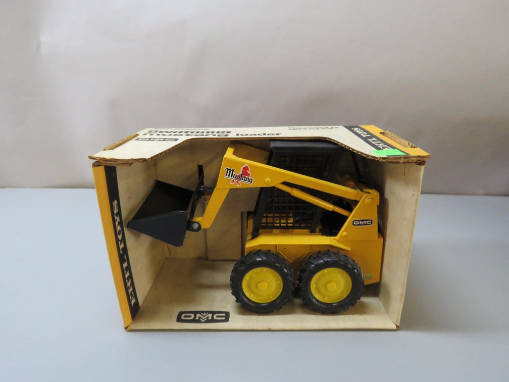 Mustang Skid Loader Diecast With Plastic Components