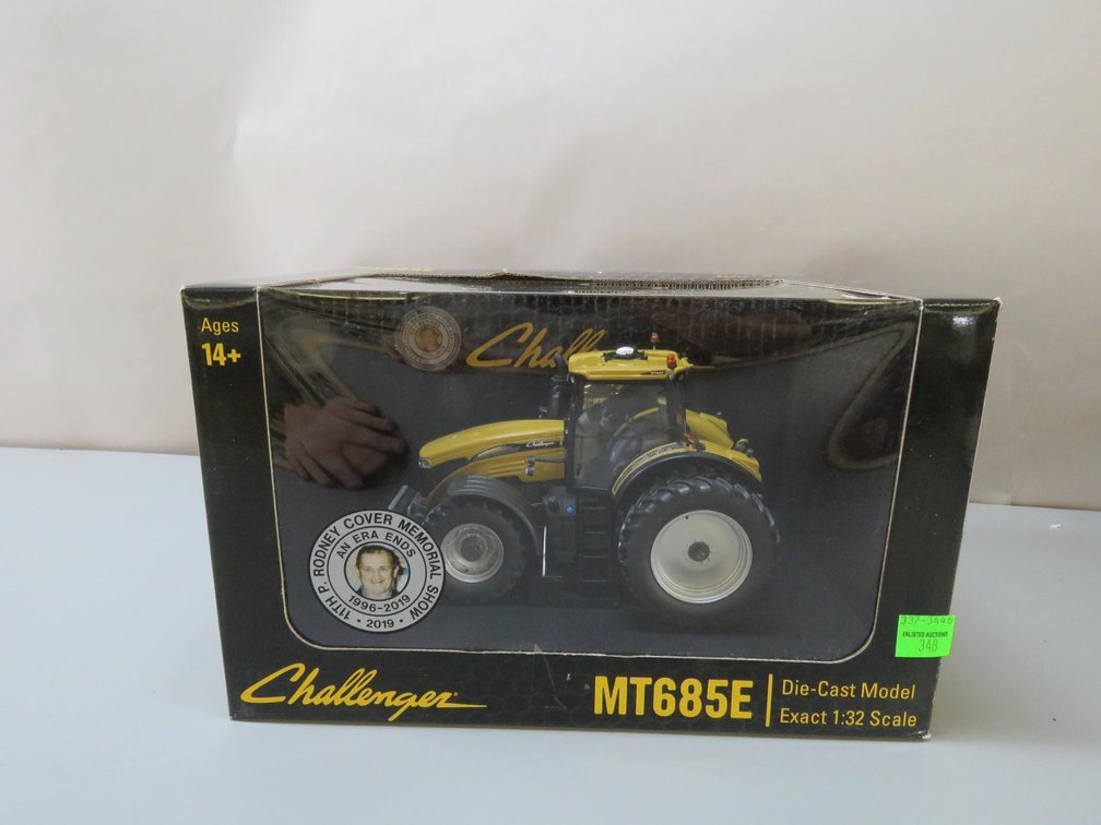 Challenger MT685E Diecast Tractor