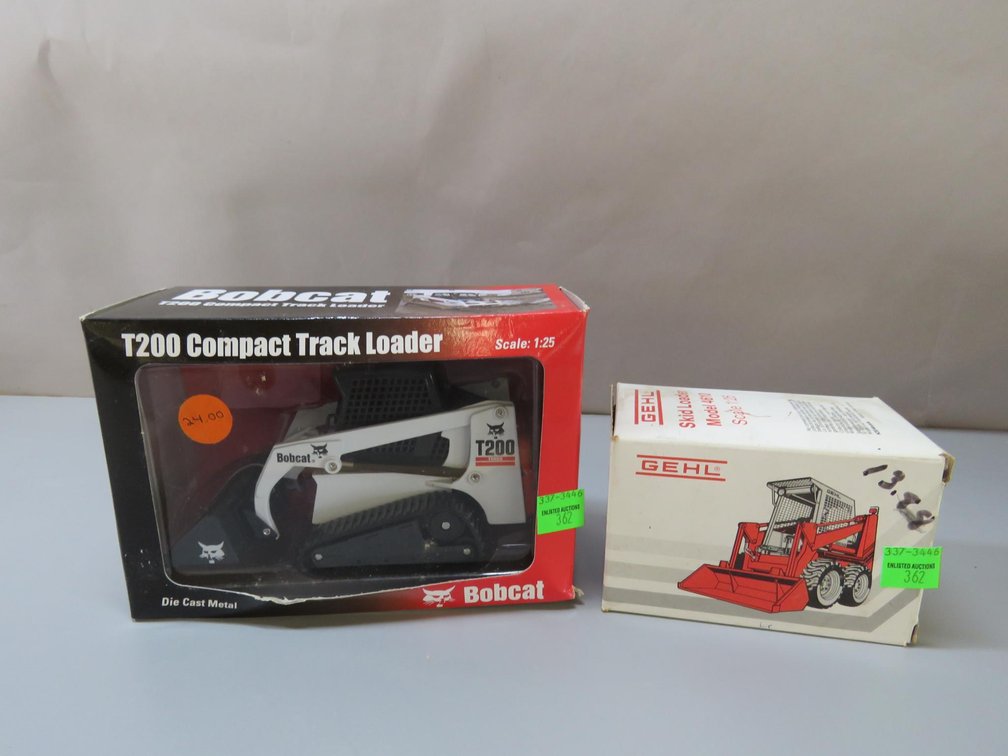 Gehl Skid Loader Diecast Model 4610, Bobcat Track Loader, Diecast T200