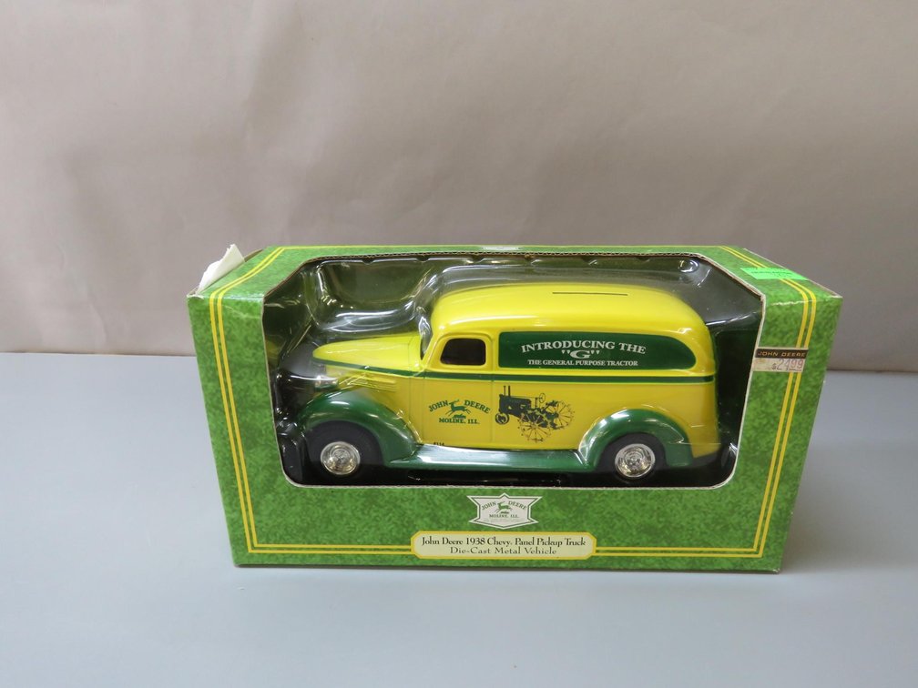 John Deere 1938 Chevy Panel Truck Diecast