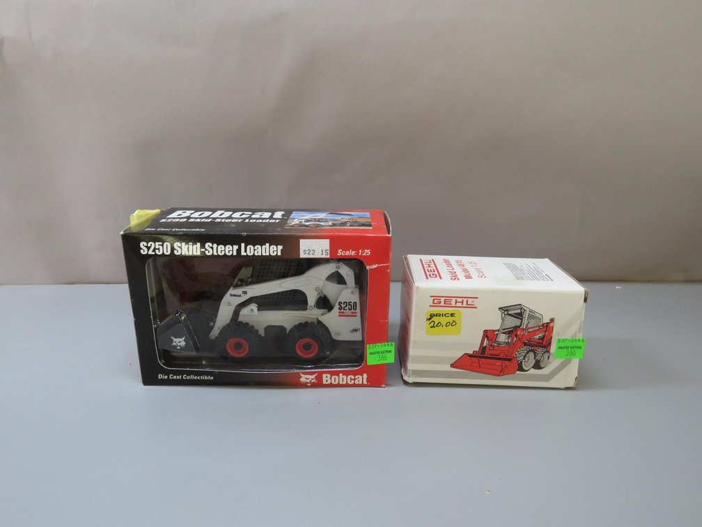 Gehl Skid Loader Model 4610 Diecast. Bobcat Skid Steer S250 Diecast